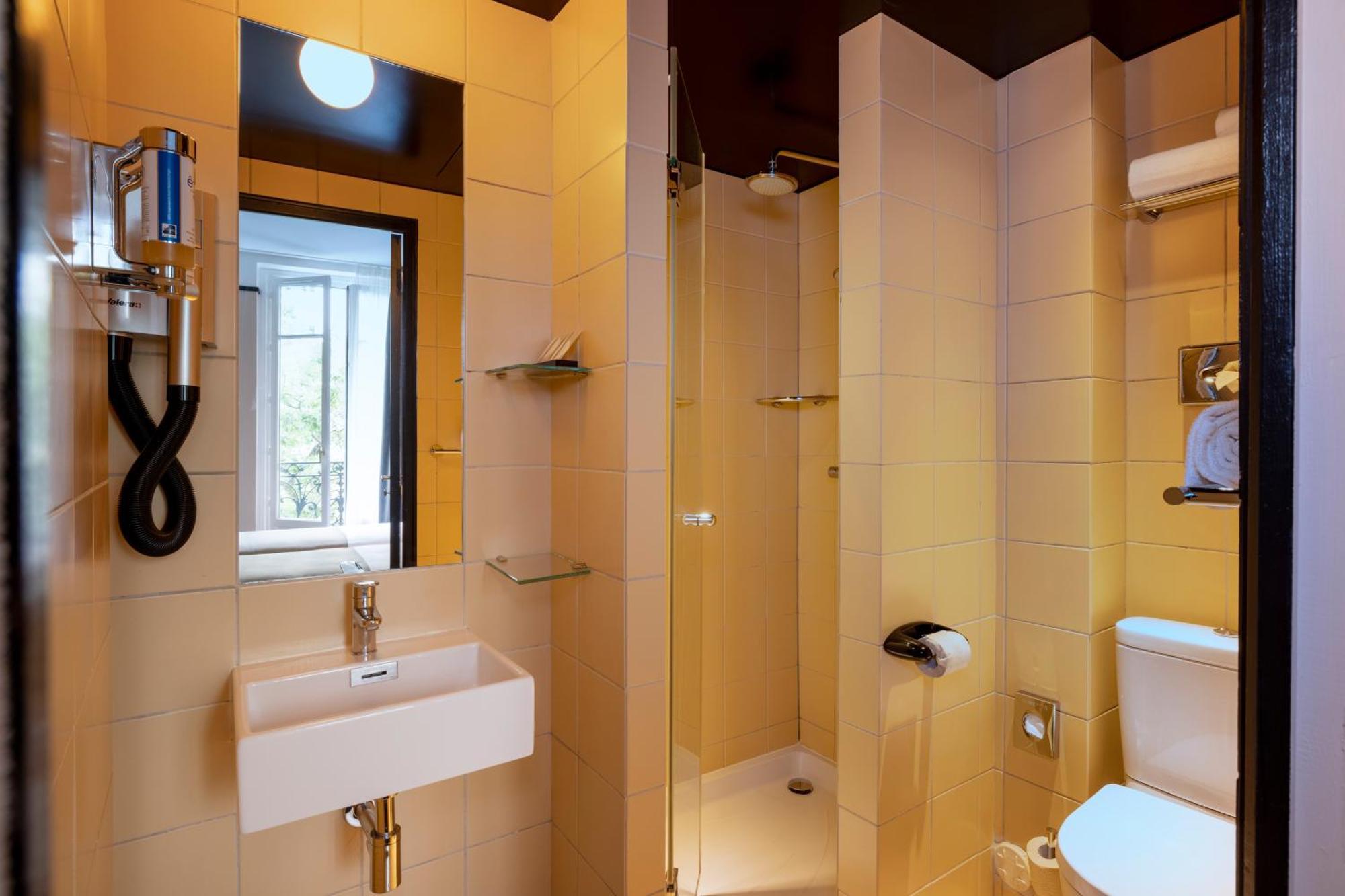 Two Rooms next to Each Other