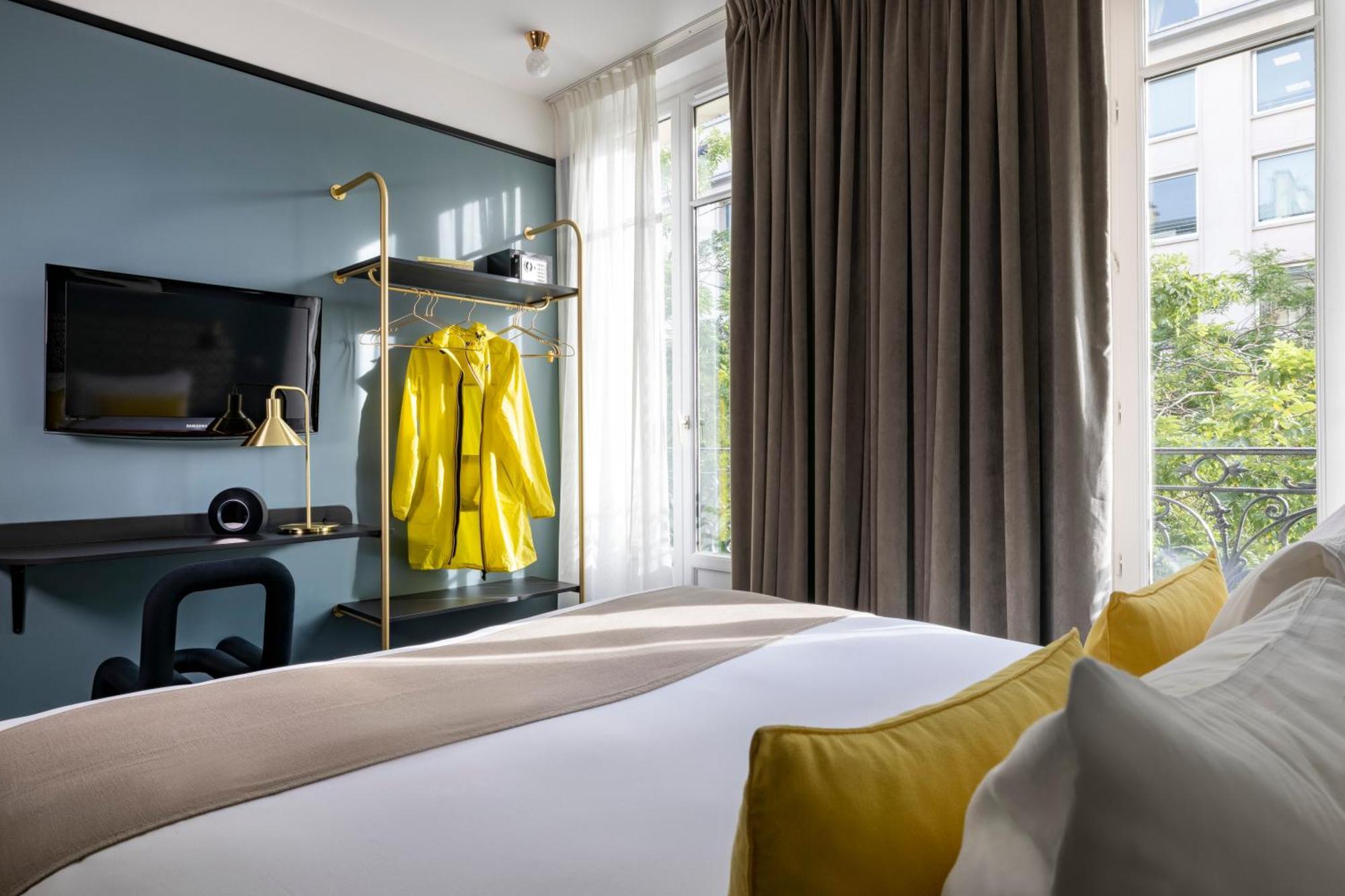 Two Rooms next to Each Other